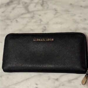 Michael kors zip around wallet